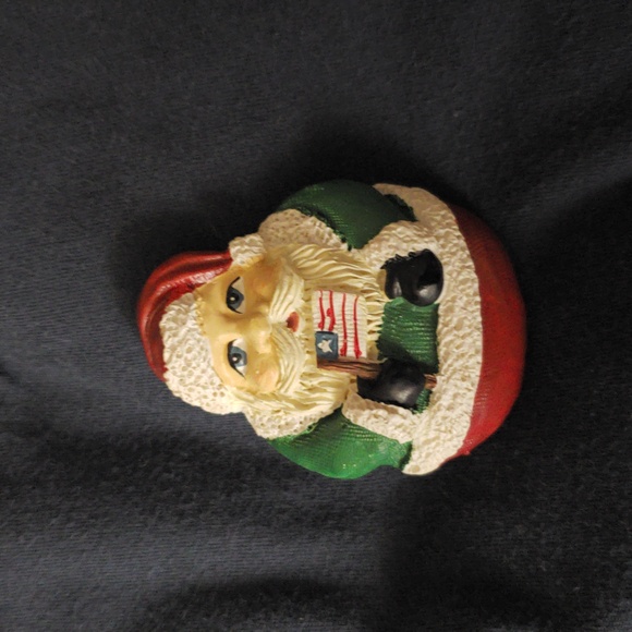 Santa with Flag pin NWOT - Picture 3 of 3